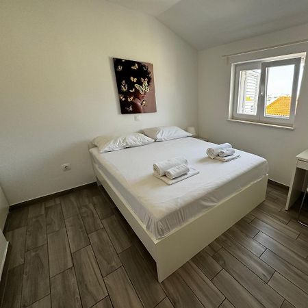 Apartments Frado Novalja Kültér fotó