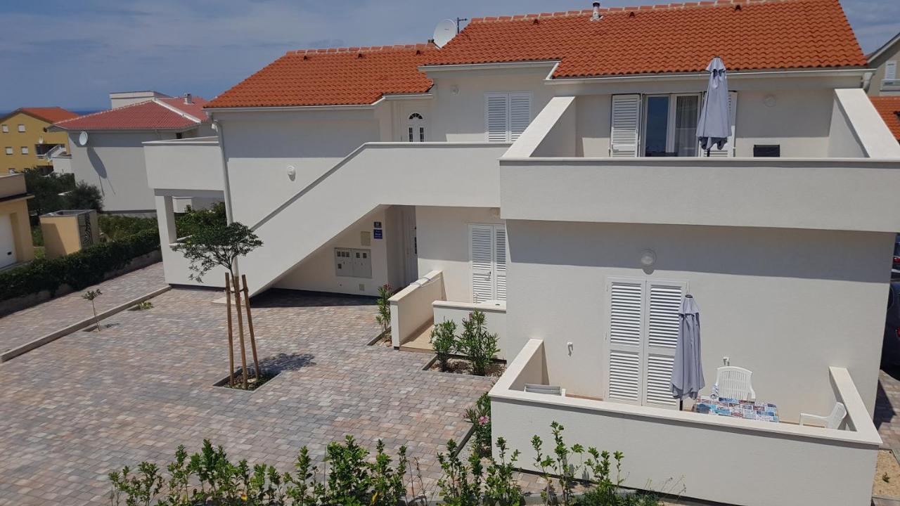 Apartments Frado Novalja Kültér fotó