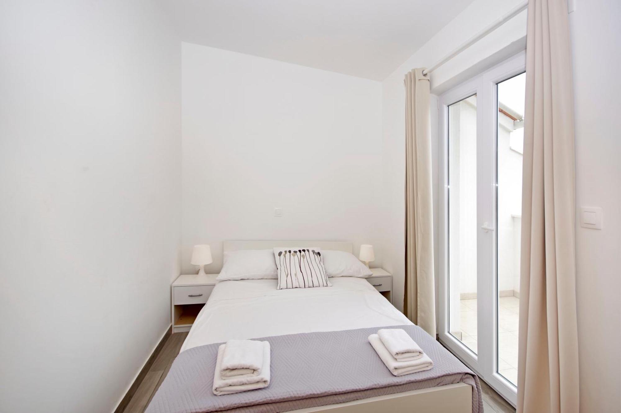 Apartments Frado Novalja Kültér fotó