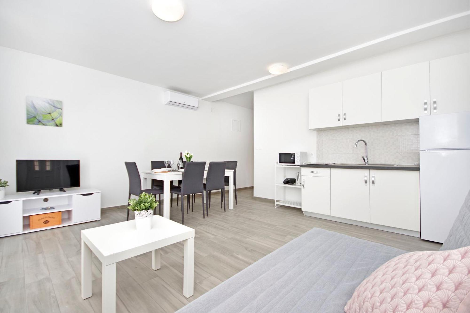 Apartments Frado Novalja Kültér fotó