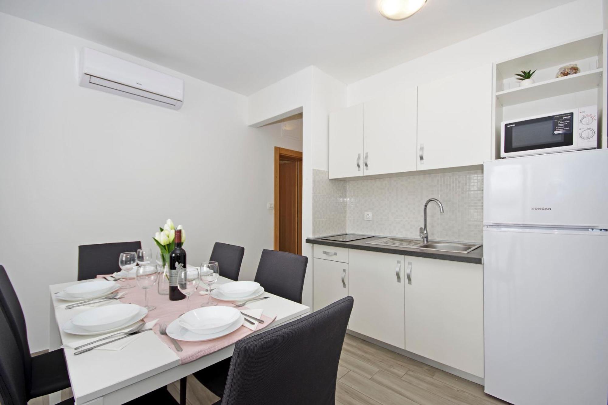 Apartments Frado Novalja Kültér fotó