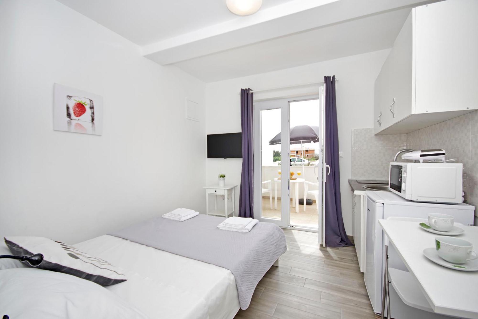 Apartments Frado Novalja Kültér fotó