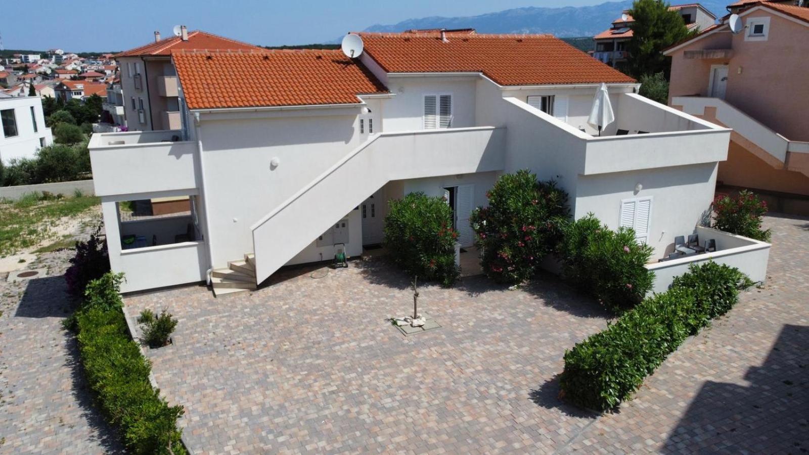 Apartments Frado Novalja Kültér fotó