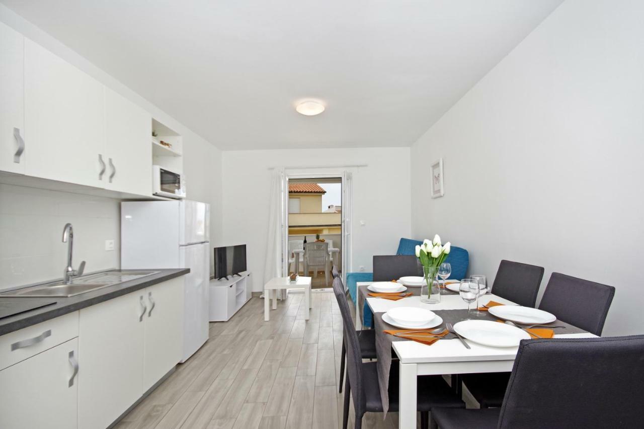 Apartments Frado Novalja Kültér fotó